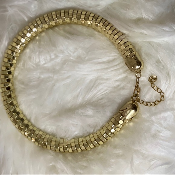 Vintage Style Gold Necklace - Picture 2 of 3